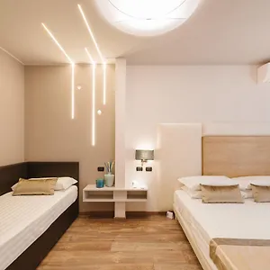 Etruska Luxury Trastevere בית הארחה